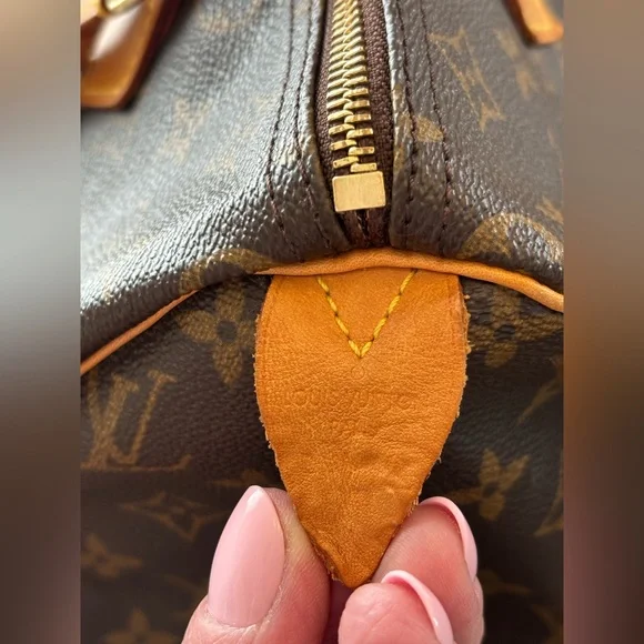 Vintage Y2K Louis Vuitton Speedy 30 - Picture 5 of 15